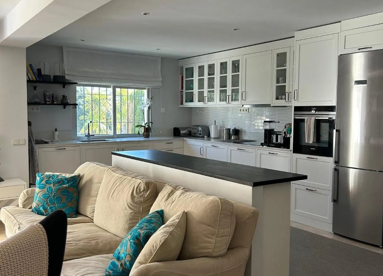 アパート 4 Bedroom Townhouse Puerto Banus マルベーリャ