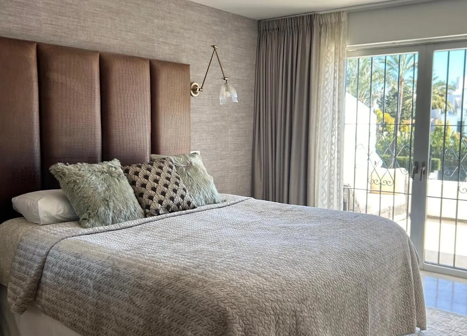 4 Bedroom Townhouse Puerto Banus マルベーリャ スペイン