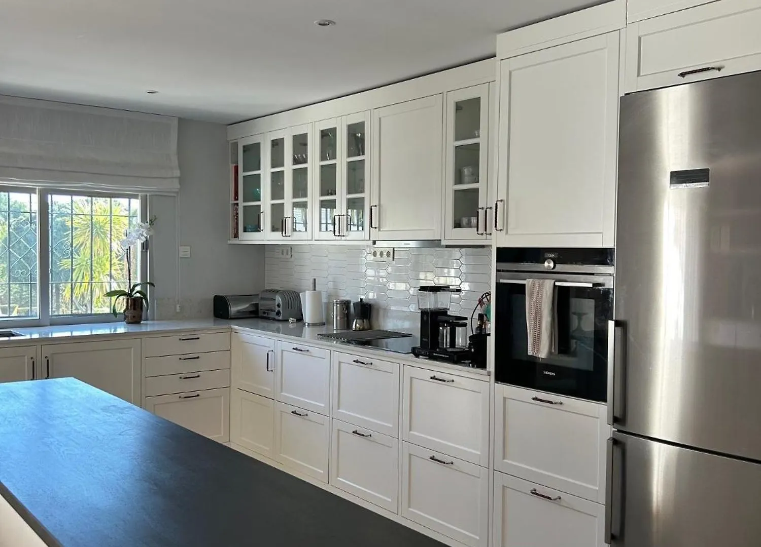 アパート 4 Bedroom Townhouse Puerto Banus マルベーリャ スペイン